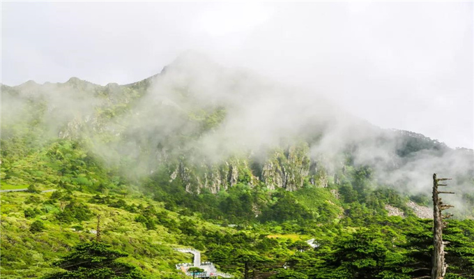大理定制游 大理蒼山上的“山巔之湖”，藏著最美四景
