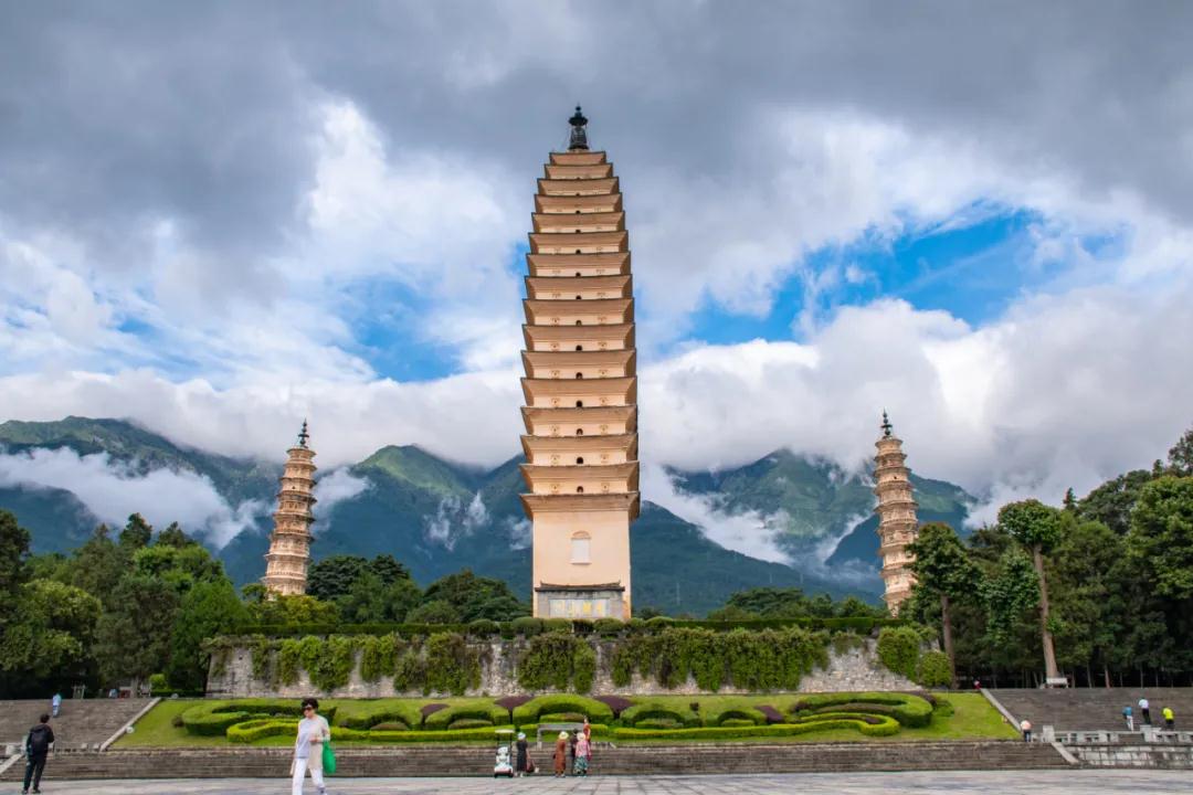 大理三座千年古塔，一座重建的崇圣寺，它的建筑文化有何出彩的地方？  大理旅游攻略