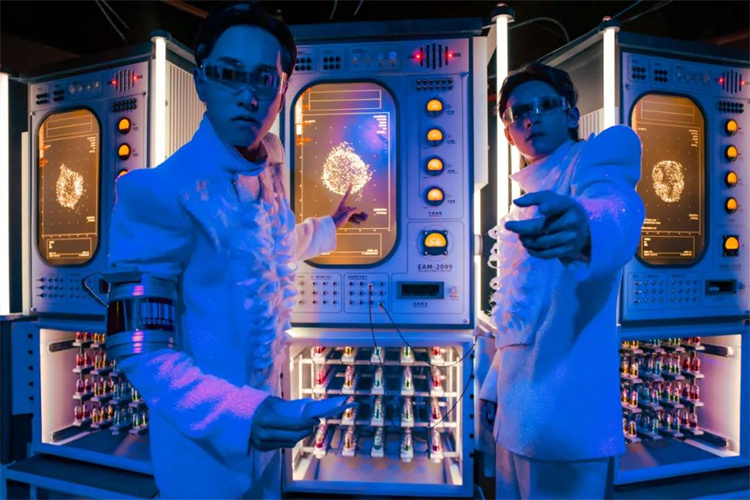 大理演出推薦：《幻境2099》大理首個(gè)派對式戲劇！位于變壓器廠內(nèi)
