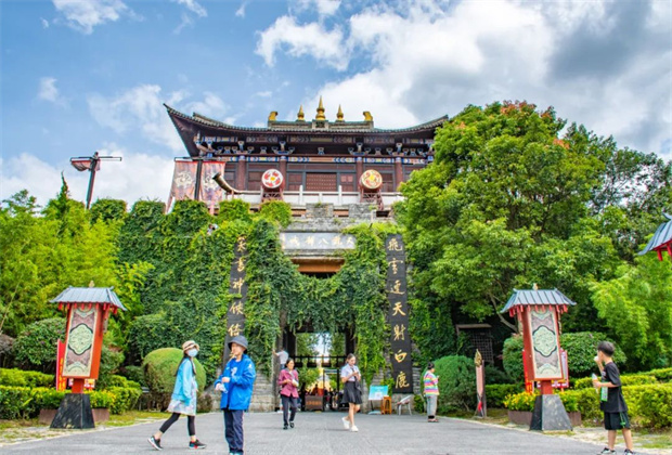 大理旅游特輯 | 閑逛天龍八部影視城，武俠世界能否勾起青春回憶？